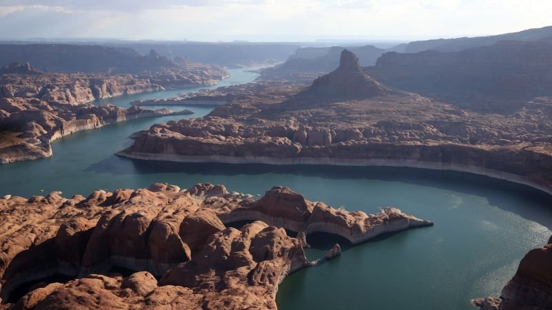 Lake Powell’s total capacity is shrinking, repor