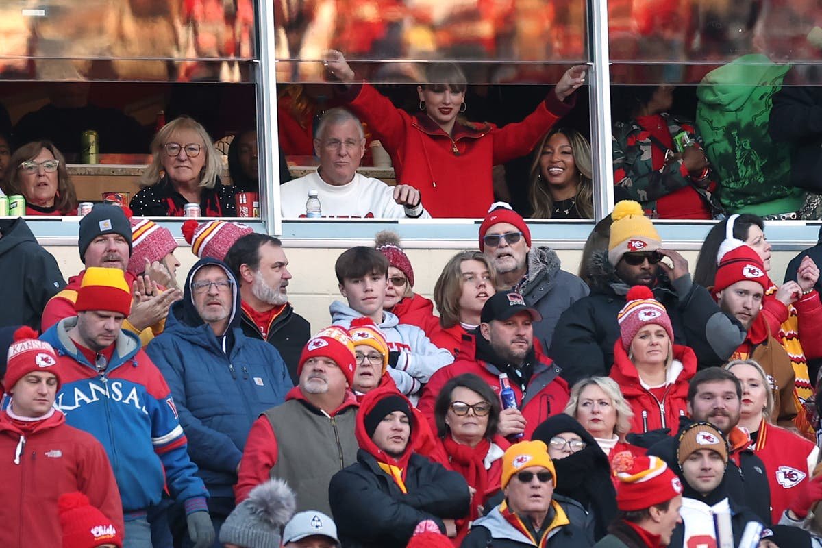 How Taylor Swift celebrated Travis Kelce’s spectacular play How Taylor Swift celebrated Travis Kelce’s spectacular play