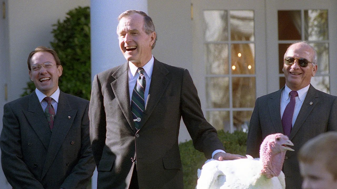 History of the Thanksgiving turkey pardon: When th…