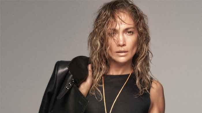 Jennifer Lopez describes calling off her major com…