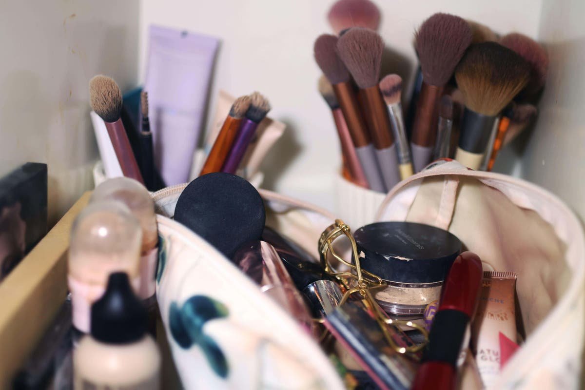 How hygienic is your make-up bag? How hygienic is your make-up bag?