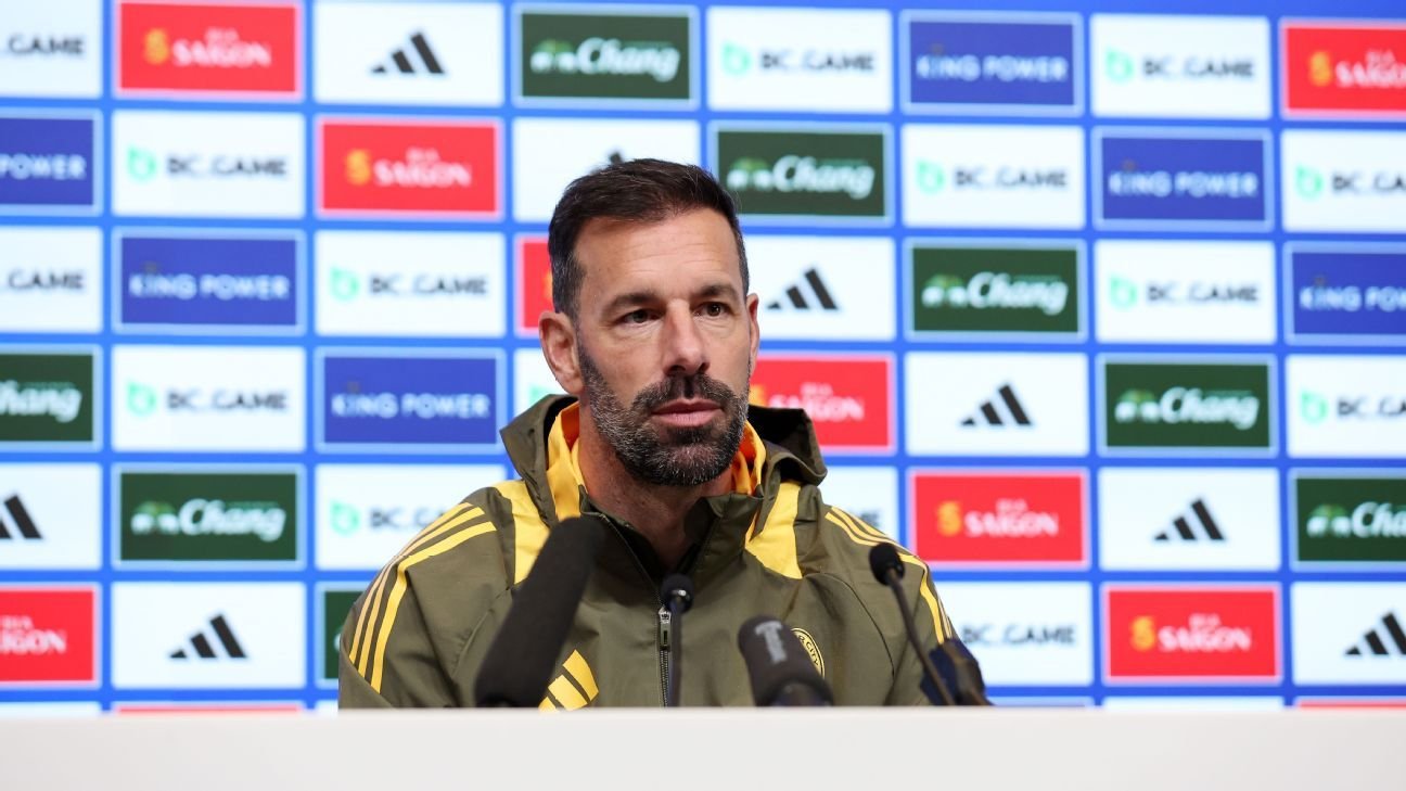 Leicester boss Ruud van Nistelrooy is ‘hurt&…