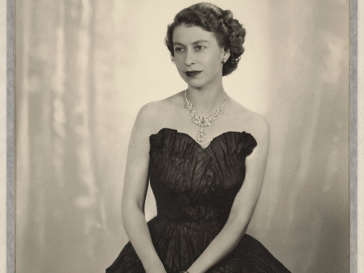 Iconic photographs of late Queen to be displayed in new exhibition Iconic photographs of late Queen to be displayed in new exhibition