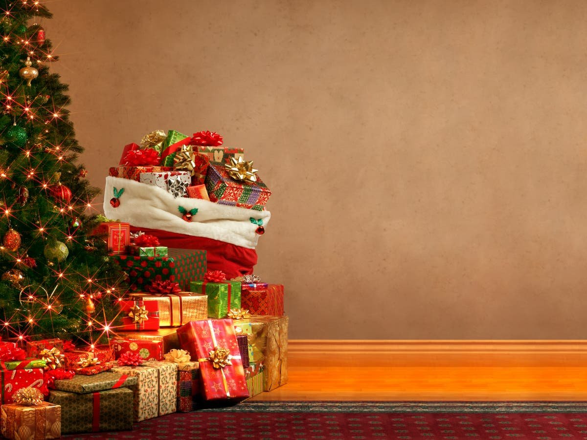 I’m not buying friends and family Christmas presents this year, and you shouldn’t either I’m not buying friends and family Christmas presents this year, and you shouldn’t either