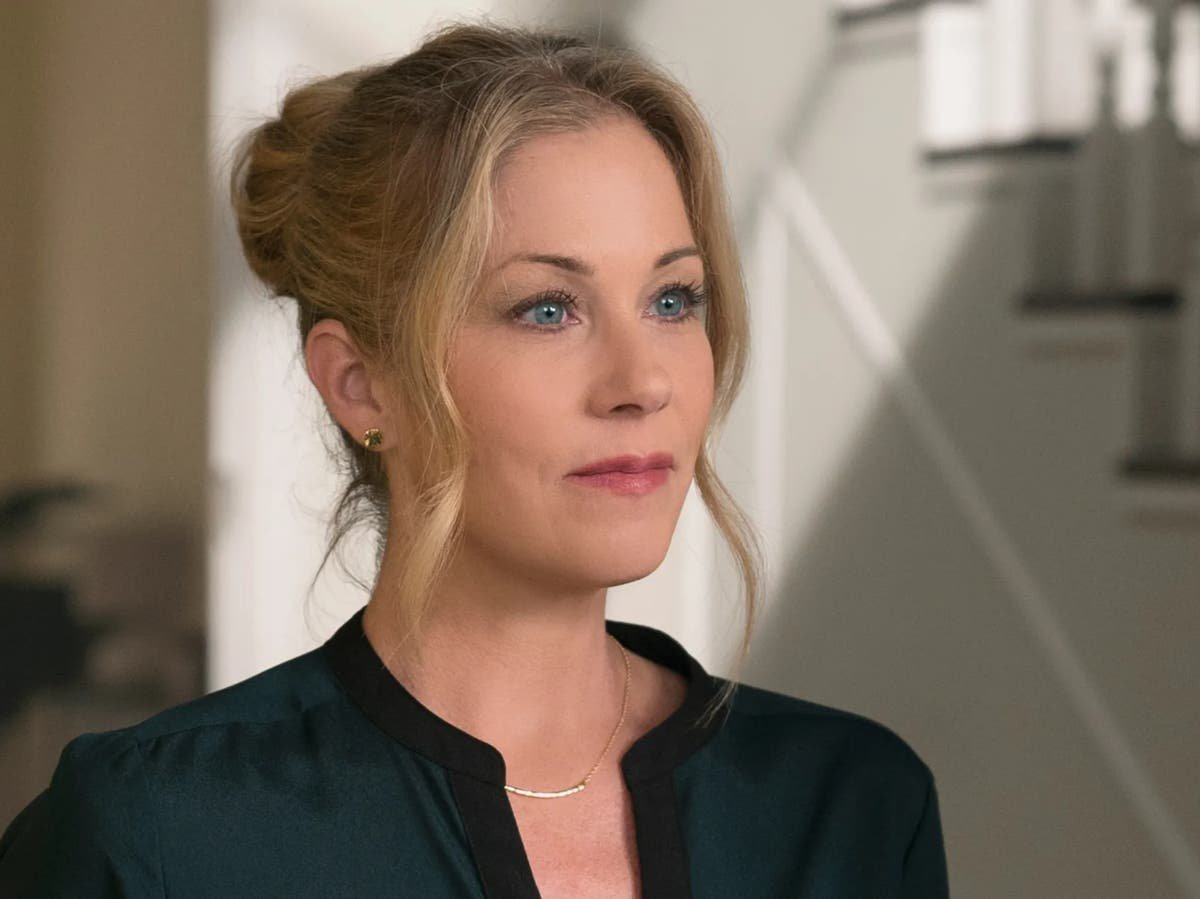 Christina Applegate recalls ‘first sign of MS’ while filming Dead to Me pilot Christina Applegate recalls ‘first sign of MS’ while filming Dead to Me pilot