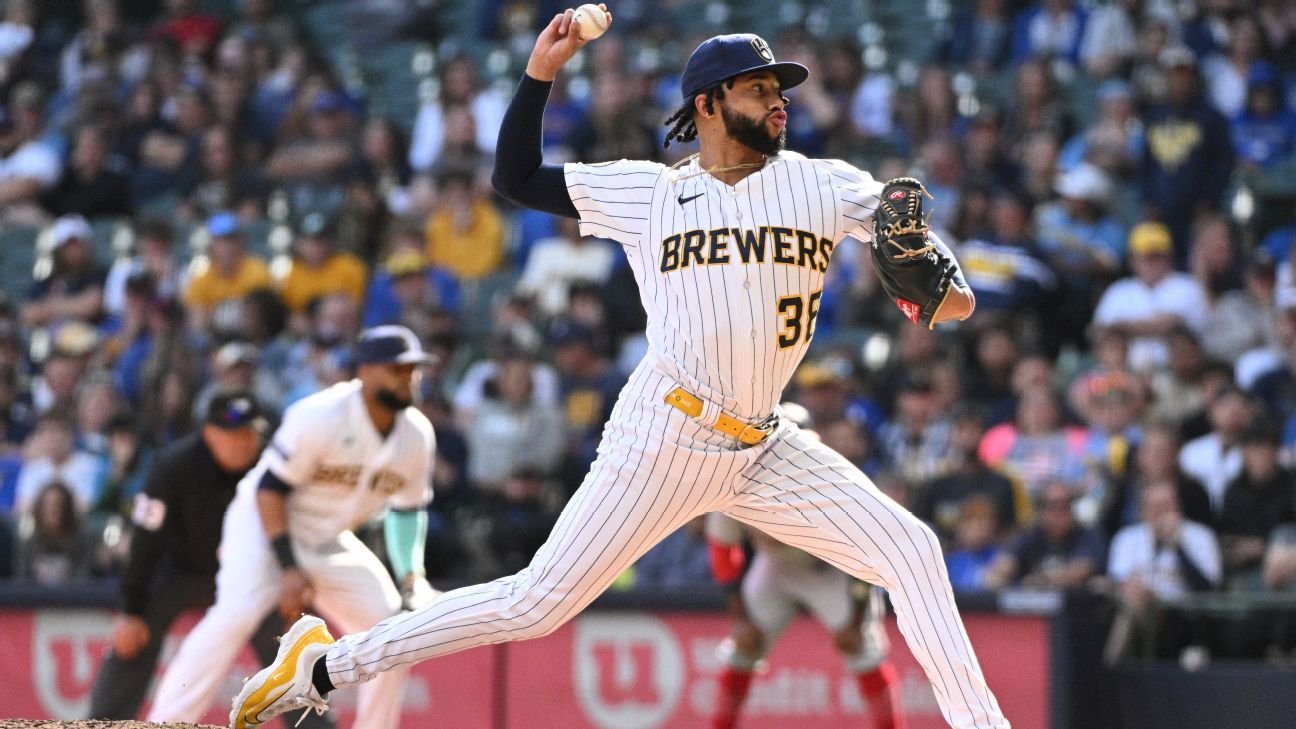 Yankees acquire closer Devin Williams from Brewers
