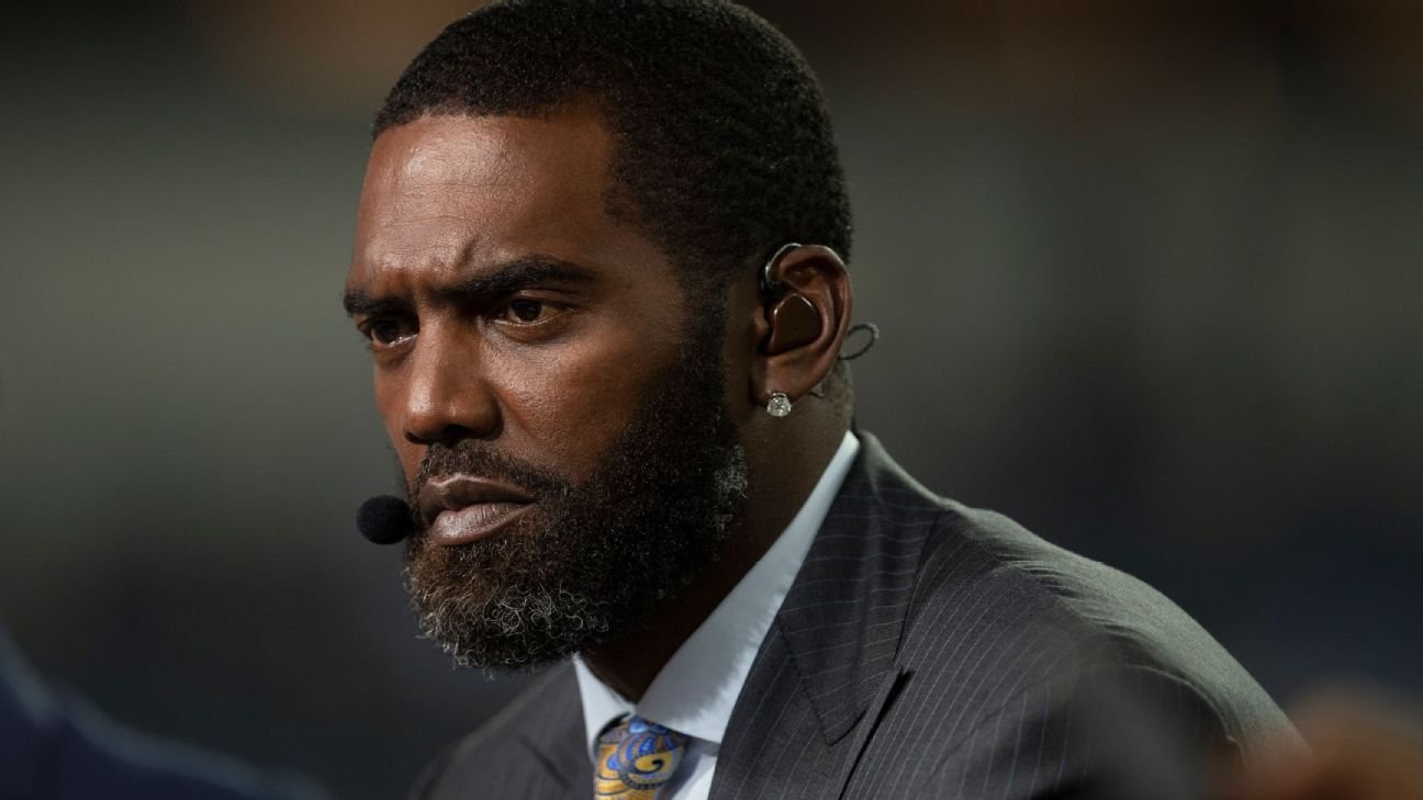 NFL Hall of Famer Randy Moss announces battle with cancer