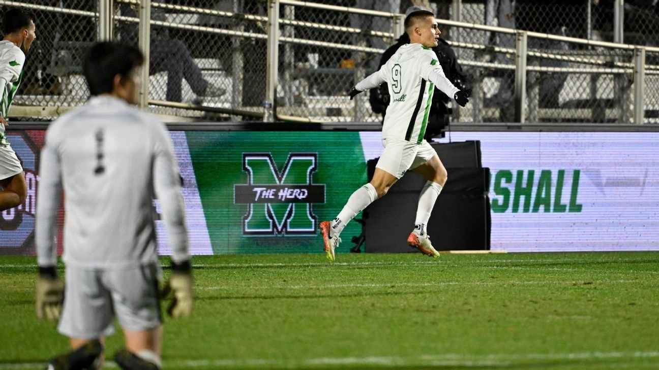Marshall, Vermont advance to men’s College Cup final Marshall, Vermont advance to men’s College Cup final