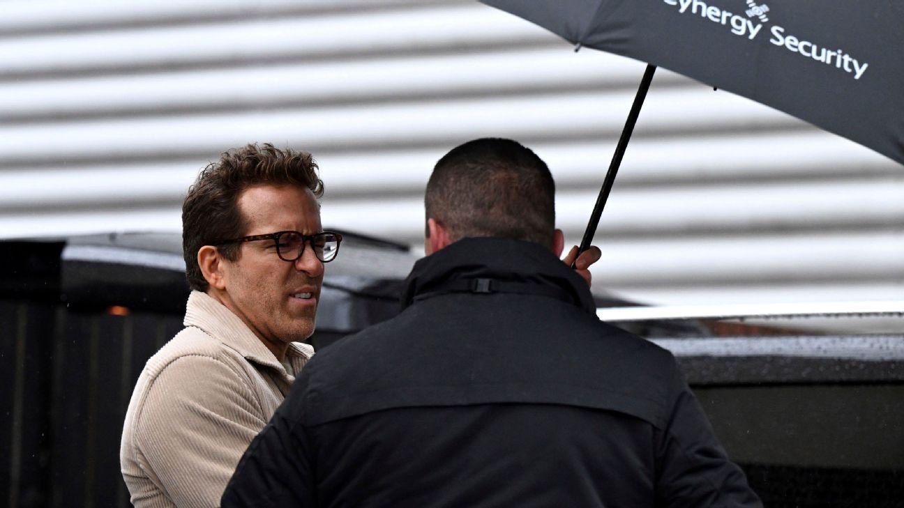 Wrexham co-owner Ryan Reynolds buys Christmas drinks for locals