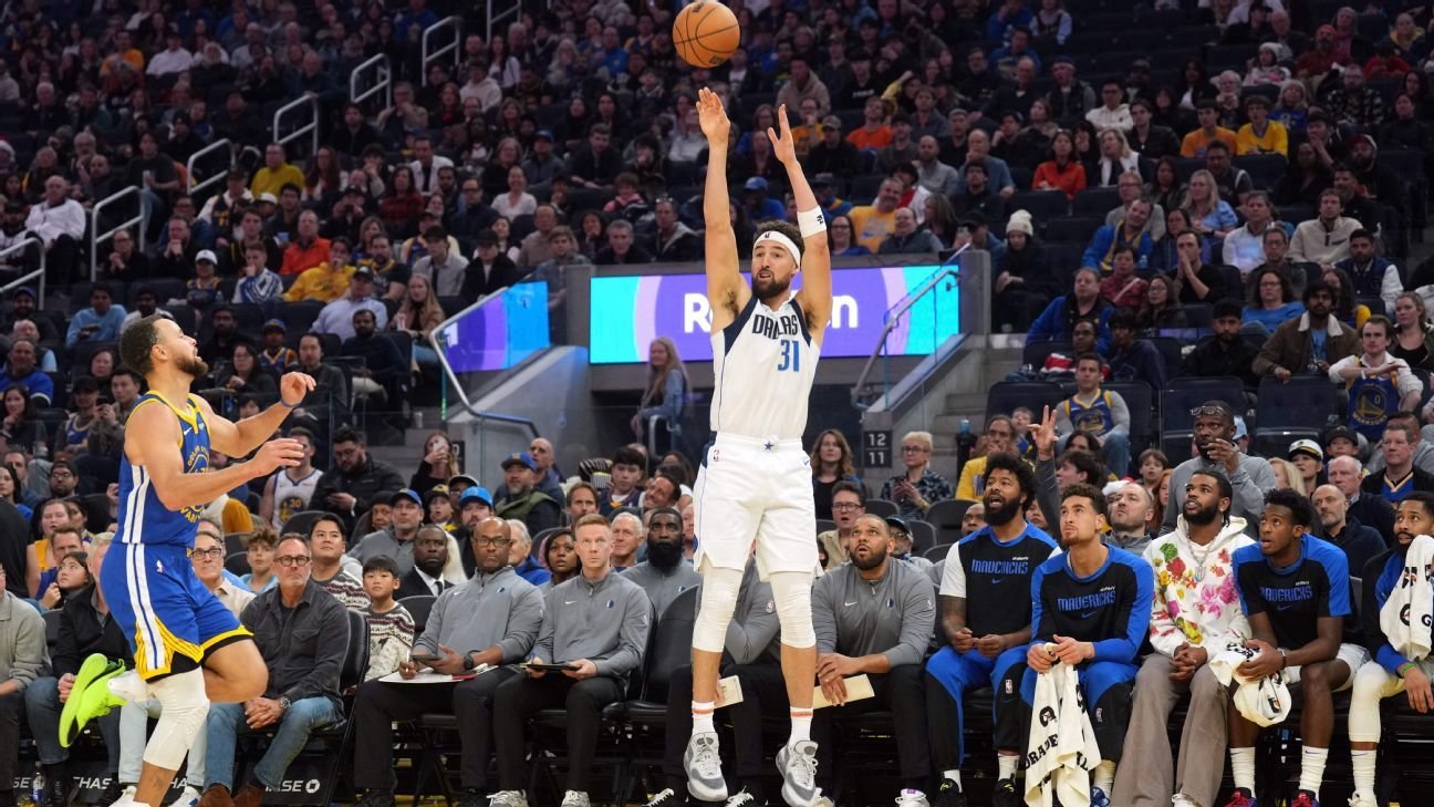 Mavs, Warriors combine for record 48 3s with Klay Thompson back in Bay Mavs, Warriors combine for record 48 3s with Klay Thompson back in Bay