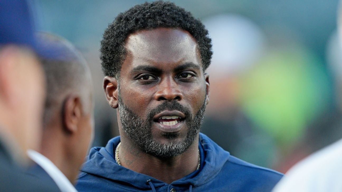 Sources – Sacramento St. discussing hiring Michael Vick as coach