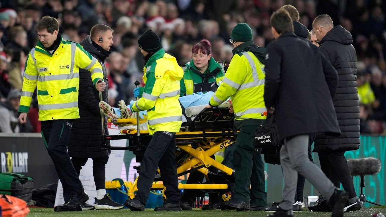 West Ham GK Lukasz Fabianski alert after being stretchered off West Ham GK Lukasz Fabianski alert after being stretchered off