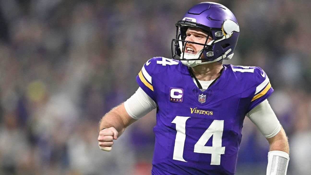 Vikings’ Sam Darnold has three TD passes vs. Packers