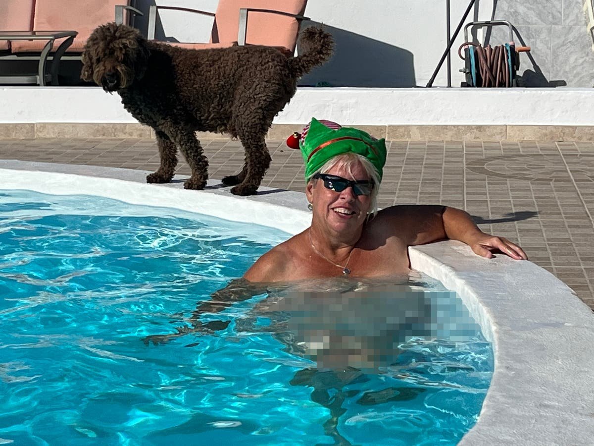 How naturists celebrate Christmas (and navigate cooking dinner naked) How naturists celebrate Christmas (and navigate cooking dinner naked)