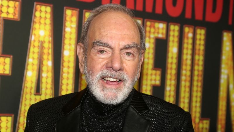 Neil Diamond surprises audience with ‘Sweet Caroli…