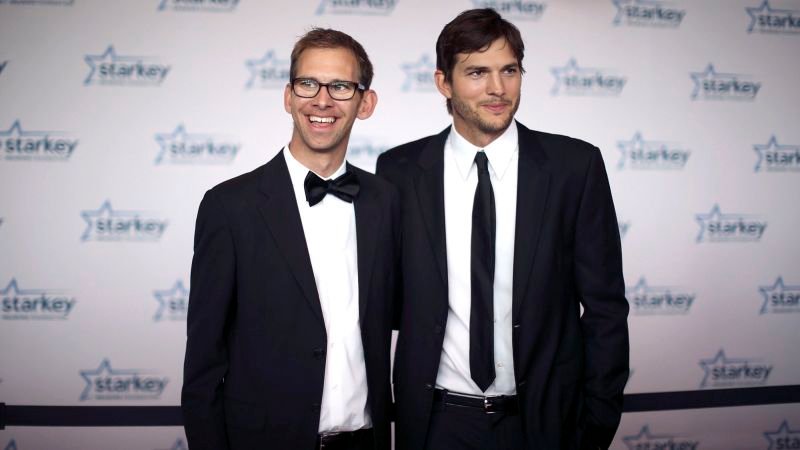 Ashton Kutcher and twin Michael talk health, guilt…