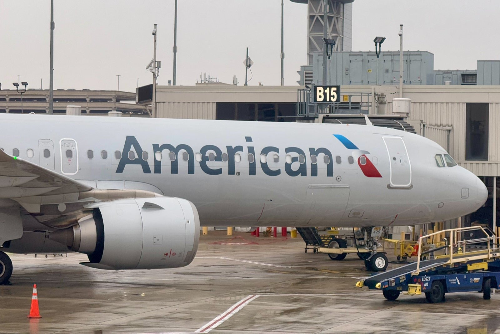 American adds 2 new domestic routes, including transcon from Pittsburgh American adds 2 new domestic routes, including transcon from Pittsburgh