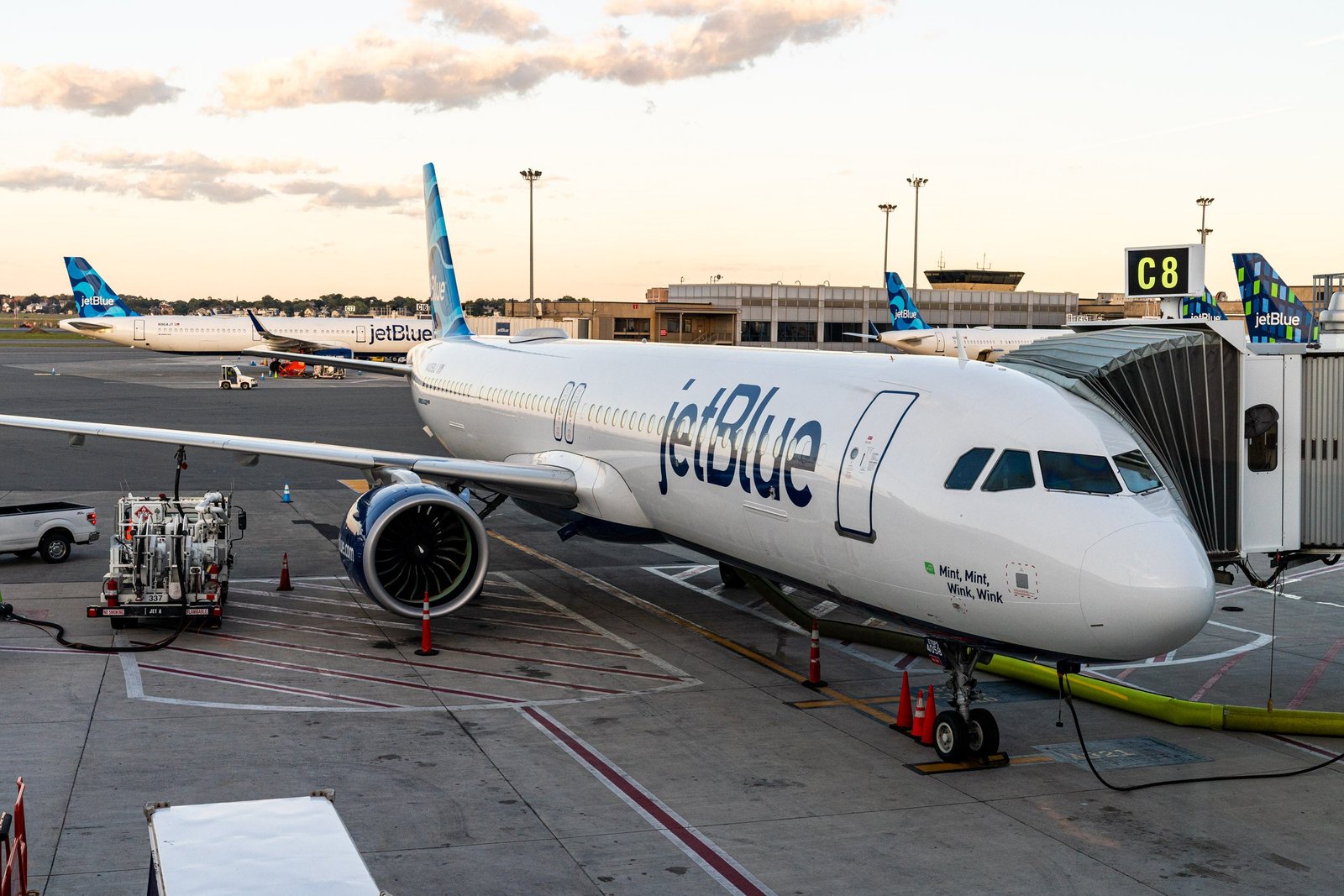 JetBlue cuts 8 routes, exits 1 market in big netwo…