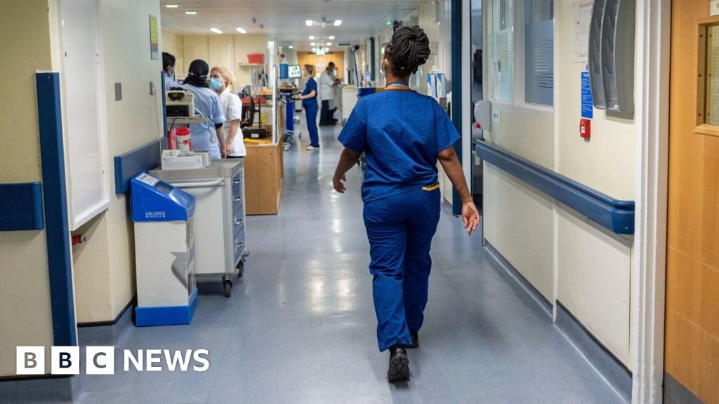 Government recommends 2.8% pay rise for public sec…