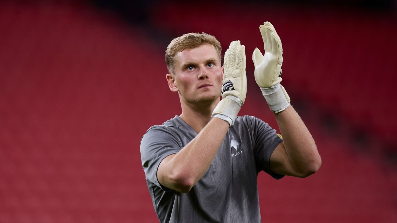 Tottenham sign goalkeeper Antonin Kinsky amid injury crisis