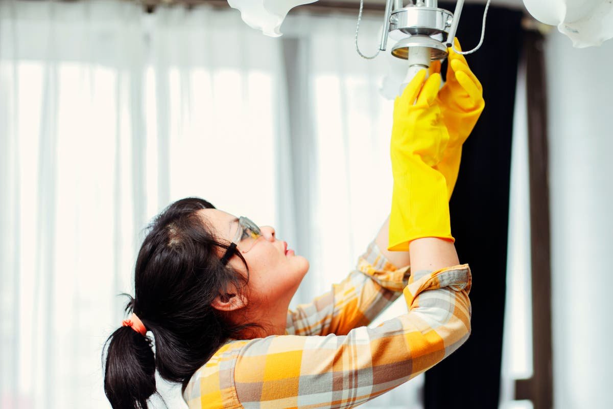 There’s a simple reason Gen-Zers like me won’t change a lightbulb