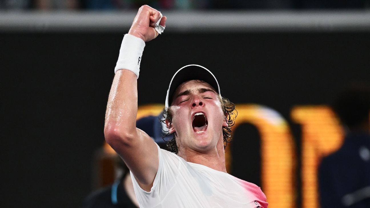 João Fonseca, 18, upsets No. 9 seed in Australian Open debut