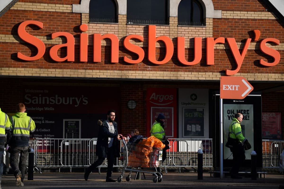 Sainsbury’s give workers surprise pay increase after huge Christmas sales