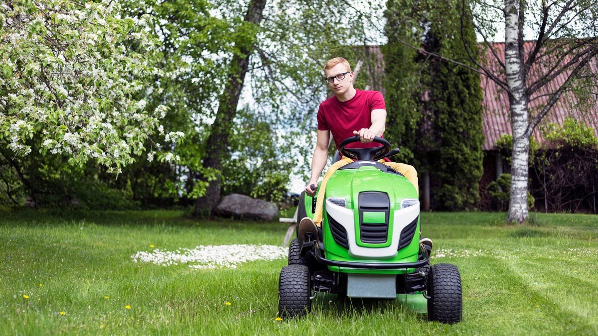 Best Riding Mowers for 2025