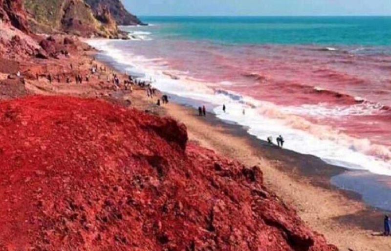 Heavy rain turns red on Iranian island