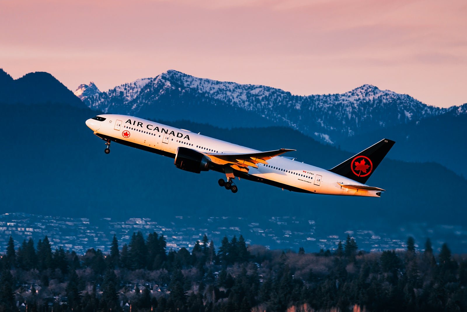 Aeroplan members can save up to 25% on award flights through September Aeroplan members can save up to 25% on award flights through September