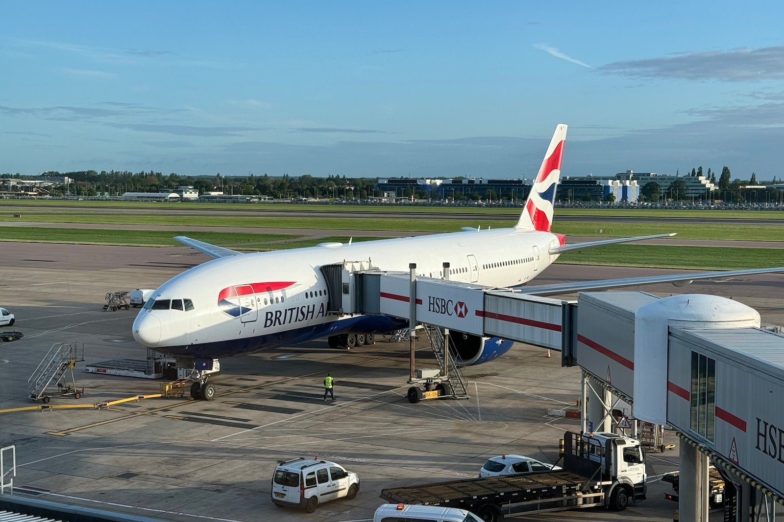 You can now combine American Airlines and British Airways flights when redeeming Alaska Airlines miles — but should you? You can now combine American Airlines and British Airways flights when redeeming Alaska Airlines miles — but should you?