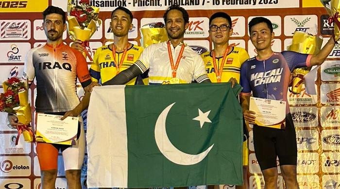 Pakistan cyclist shines in championship, takes home gold