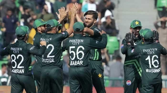 Kamran dropped as Pakistan announce playing XI for South Africa fixture Kamran dropped as Pakistan announce playing XI for South Africa fixture