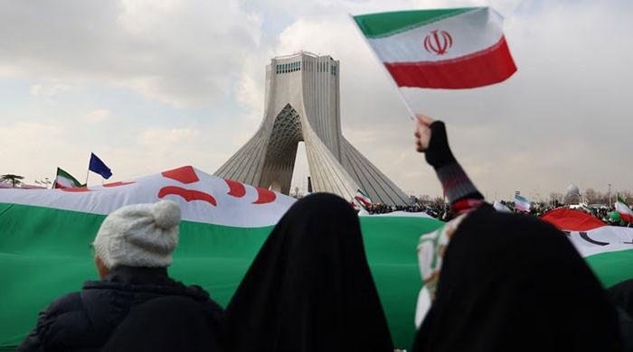 Iran considers shifting capital from Tehran to southern coast Iran considers shifting capital from Tehran to southern coast
