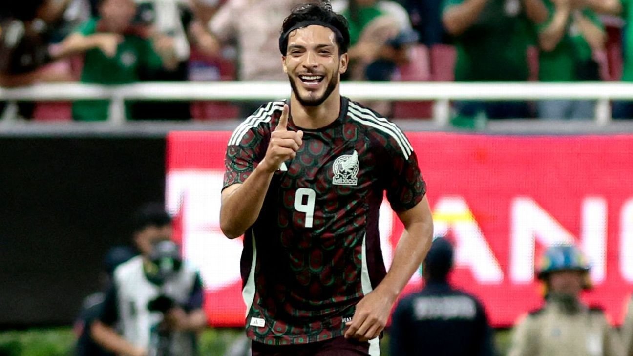 Santi, Jiménez lead Mexico Concacaf Nations League squad