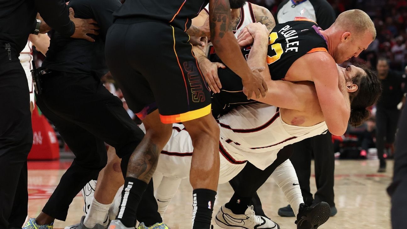 Suns’ Plumlee, Rockets’ Adams ejected after first-half skirmish