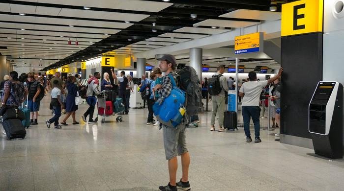 Huge fire closes UK’s Heathrow Airport, global flight schedules disrupted