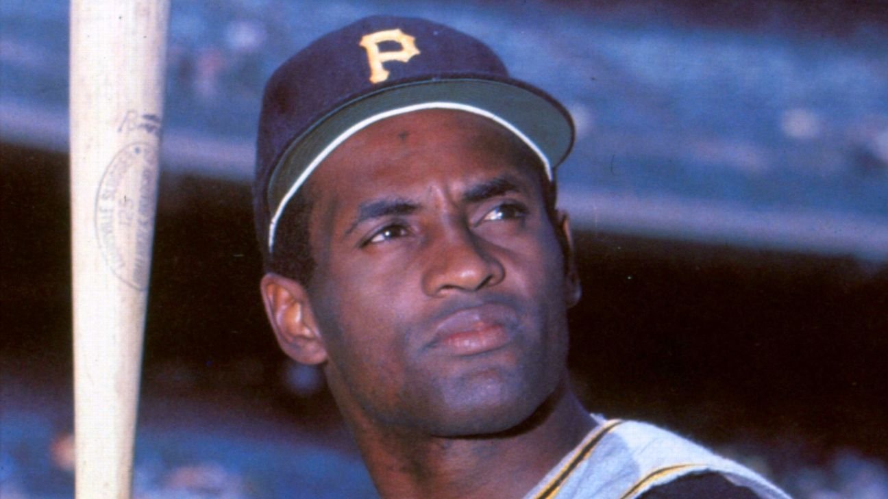 Pirates to re-add Roberto Clemente sign, apologize to family Pirates to re-add Roberto Clemente sign, apologize to family