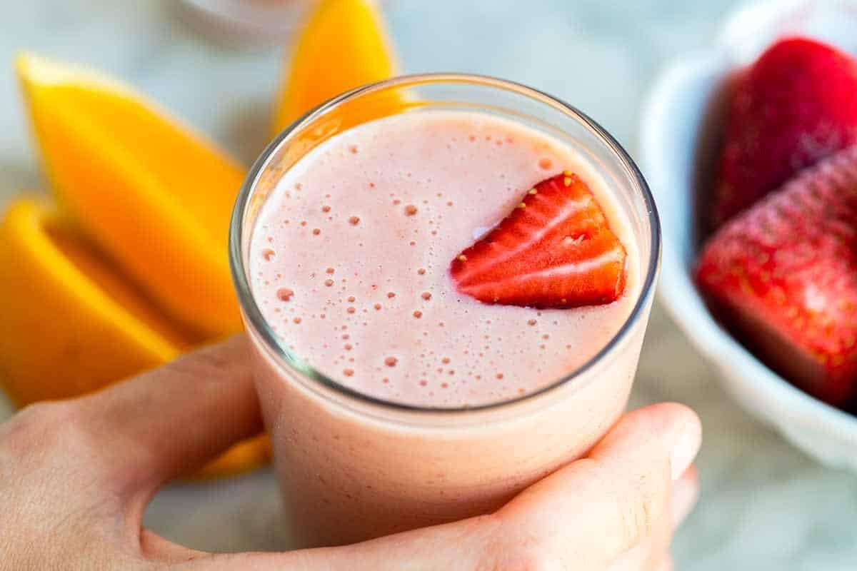 Easy Strawberry Smoothie Recipe