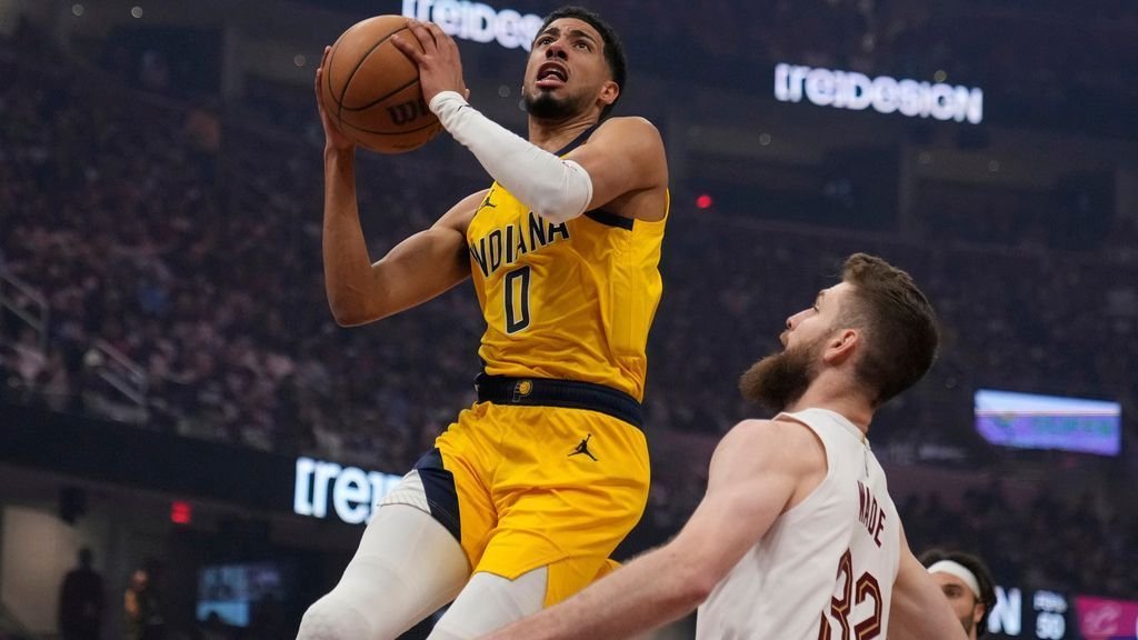 Pacers bury top-seeded Cavaliers in 3s to take Game 1 Pacers bury top-seeded Cavaliers in 3s to take Game 1
