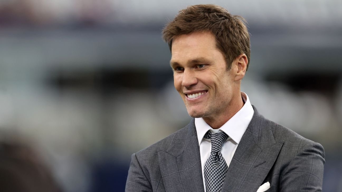 Tom Brady texts Shedeur Sanders: Use draft slide ‘as motivation’ Tom Brady texts Shedeur Sanders: Use draft slide ‘as motivation’