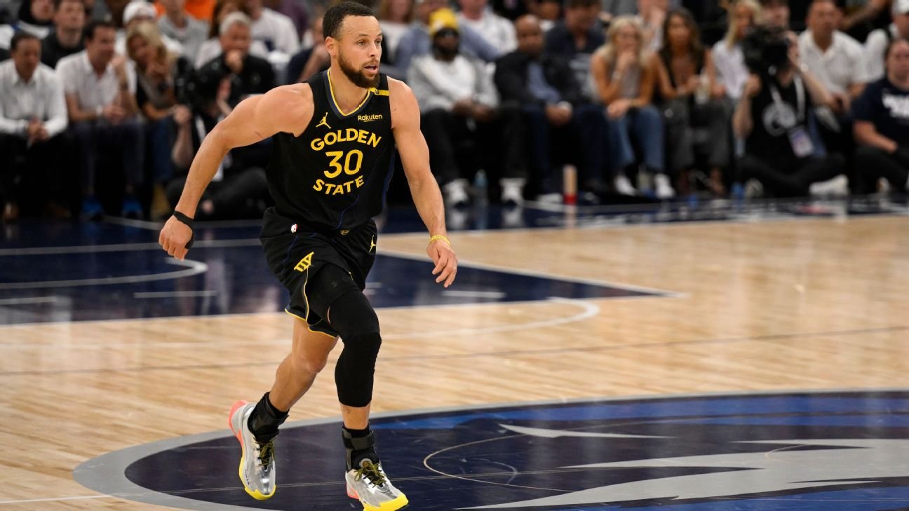 Stephen Curry out at least week with first hamstring strain Stephen Curry out at least week with first hamstring strain