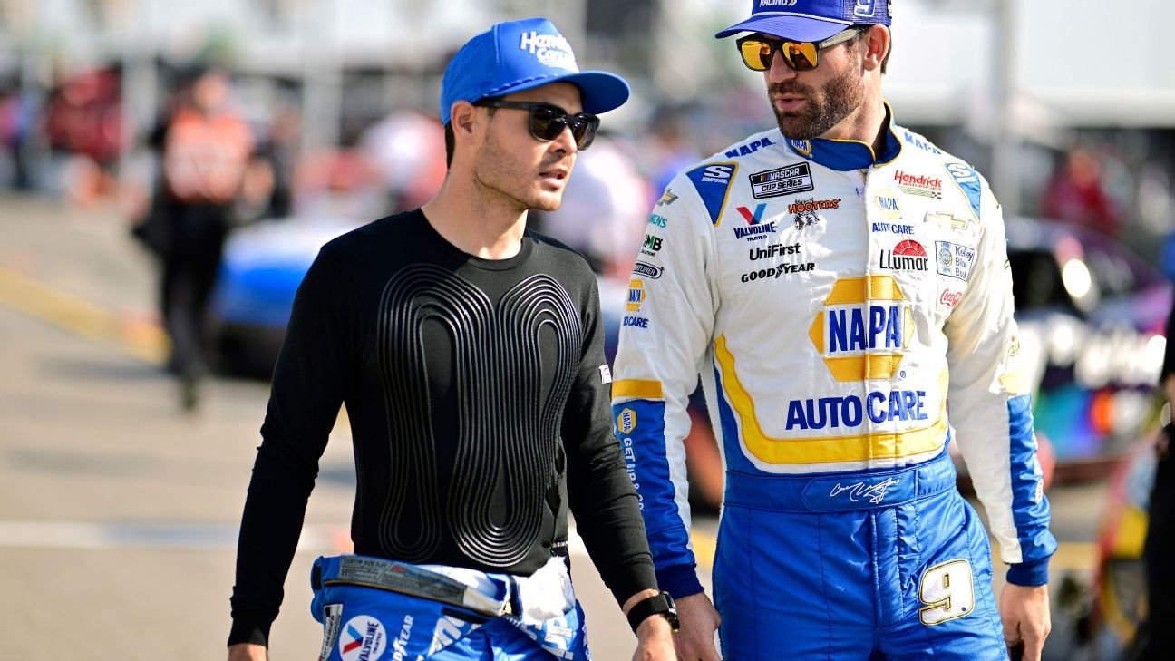 How NASCAR drivers keep their cool in 140-degree cockpits How NASCAR drivers keep their cool in 140-degree cockpits