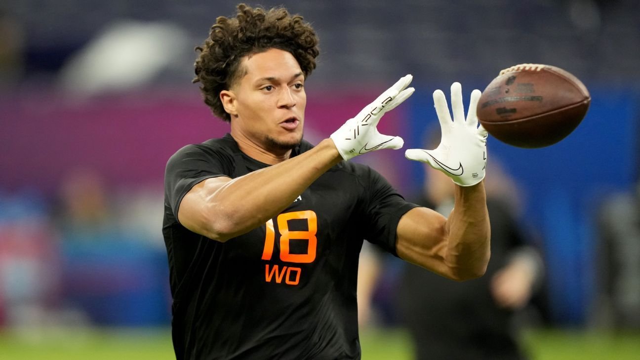Texans’ Jayden Higgins makes history with fully guaranteed deal Texans’ Jayden Higgins makes history with fully guaranteed deal
