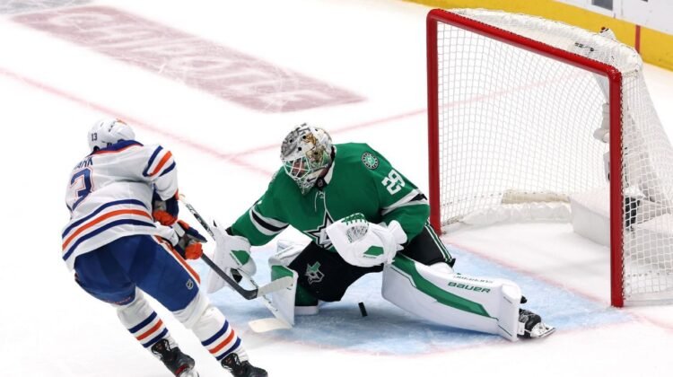 Stars’ DeBoer — ‘Spark’ needed after Oettinger’s early woes Stars’ DeBoer — ‘Spark’ needed after Oettinger’s early woes