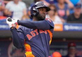 Yordan Alvarez’s return to Astros delayed by hand fracture
