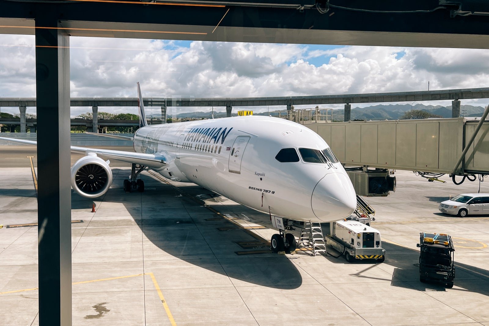 Alaska Airlines tweaks award charts with HawaiianMiles