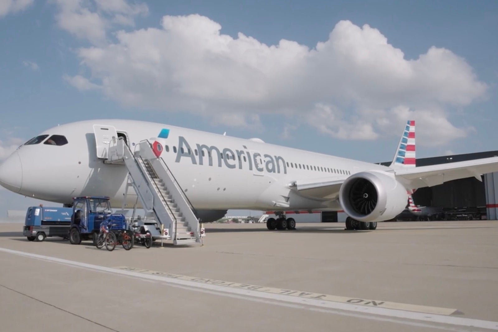 Bid American miles on a Boeing 787 flight simulator session Bid American miles on a Boeing 787 flight simulator session