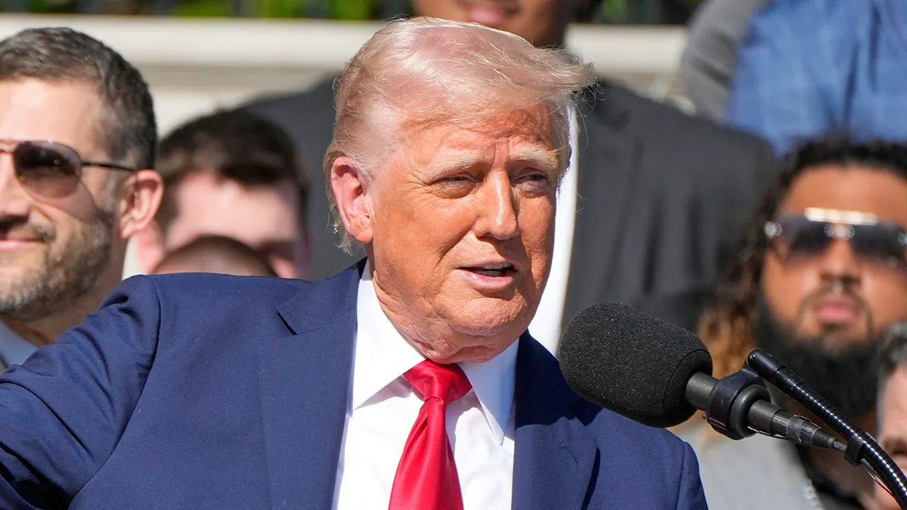 Federal judge blocks Trump from closing agencies