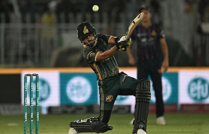 Warner-inspired Karachi Kings upstage Peshawar Zalmi to make playoffs